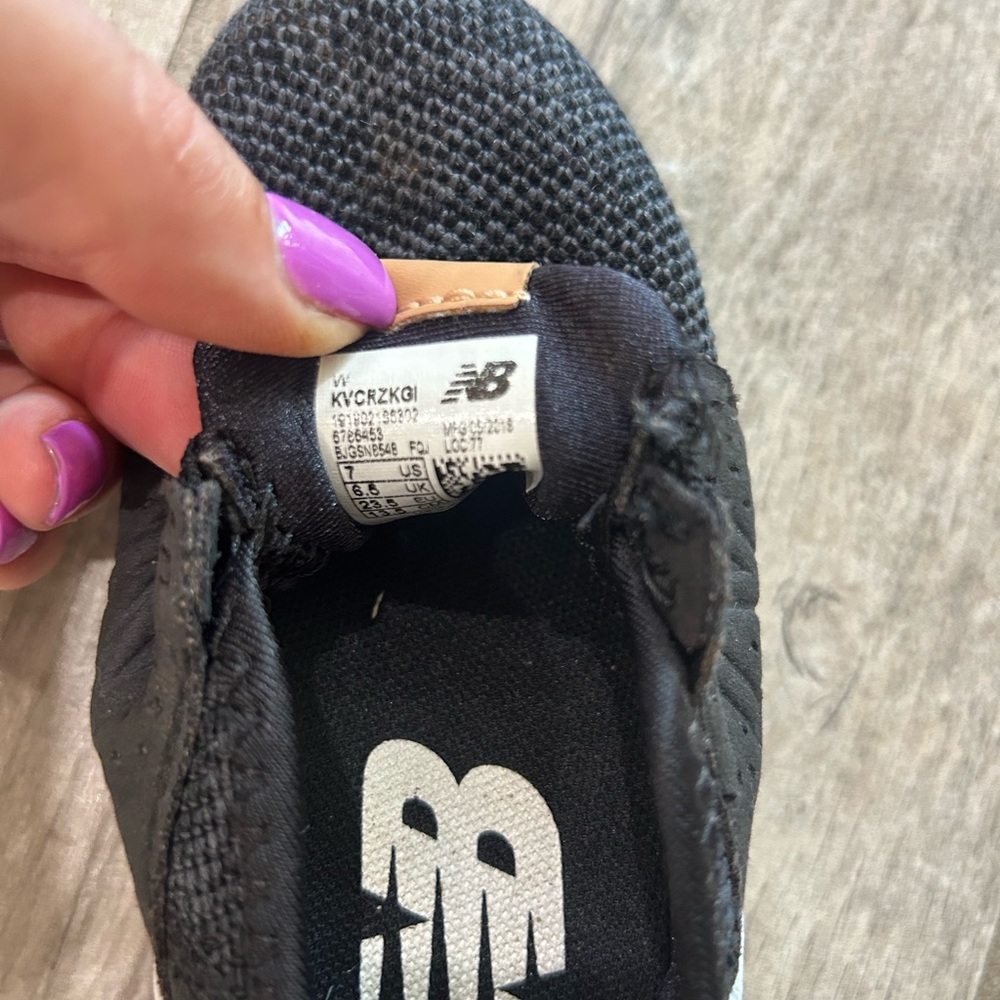 New balance slip on boys shoes - Picture 4 of 5
